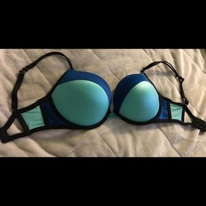 Victoria’s Secret Very Sexy Push-up Bra 32DDD/32F